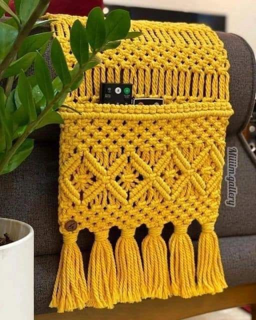 جا کنترلی مکرومه طرح رو مبلی رنگ خردلی ابعاد دلخواه شما رنگ قابل تغییر کد سفارش۵۷۷