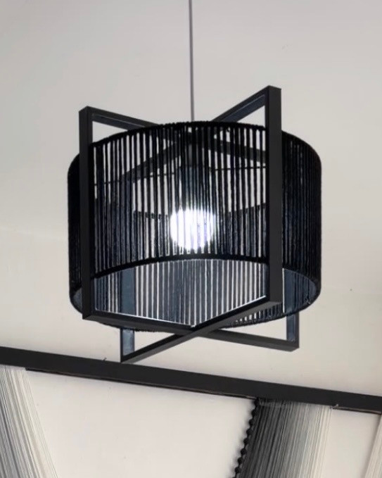 لوستر مکرومه استوانه و دیواری ابعاد دلخواه شما دلخواه شما کد محصول ۱۱۹۰۹